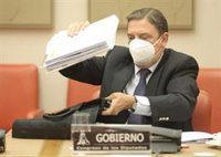 El comisario europeo de Medio Ambiente y Pesca se reúne el domingo en Vigo con el ministro Luis Planas