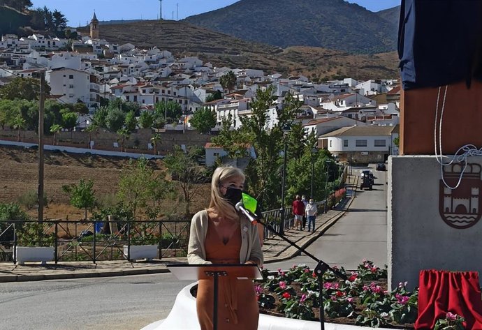 La consejera de Cultura y Patrimonio Histórico, Patricia del Pozo, en el acto conmemorativo del bicentenario del descubrimiento de la cueva de Ardales (Málaga)