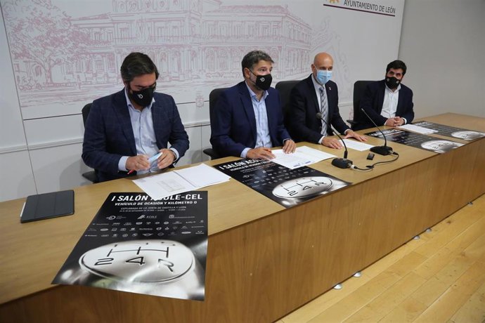 El alcalde de León, José Antonio Diez, encabeza la presentación del I Salón ACOLE-CEL del Vehículo de Ocasión y Kilómetro 0.