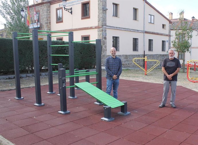 El concejal de Medio Ambiente, Ángel Galindo (izquierda) y el alcalde pedáneo de Revenga, Alfonso Nevado.
