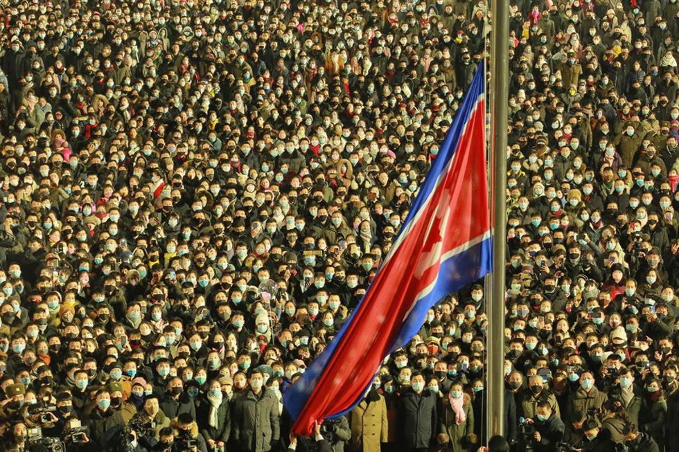 Archivo - Imagen de archivo de una bandera de Corea del Norte.