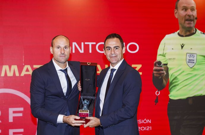 El colegiado Antonio Mateu Lahoz ha sido elegido mejor árbitro de la temporada 2020-21 de LaLiga Santander.