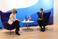 Sánchez y Von der Leyen hablan sobre cambio climático y la post-pandemia en un "productivo" encuentro en Atenas