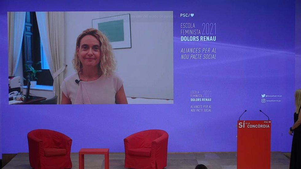 La presidenta del Congreso, Meritxell Batet, interviene en la inauguración de la Escola Feminista Dolors Renau.