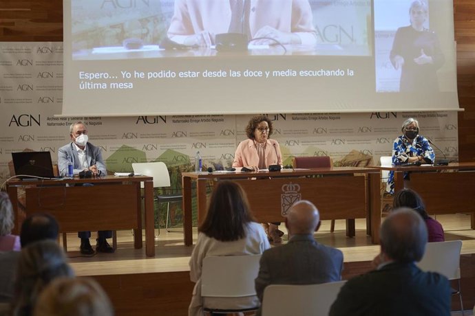 La consejera de Derechos Sociales, Carmen Maeztu, interviene en la jornada 'De las incapacitaciones a los apoyos para actuar en condiciones de igualdad'