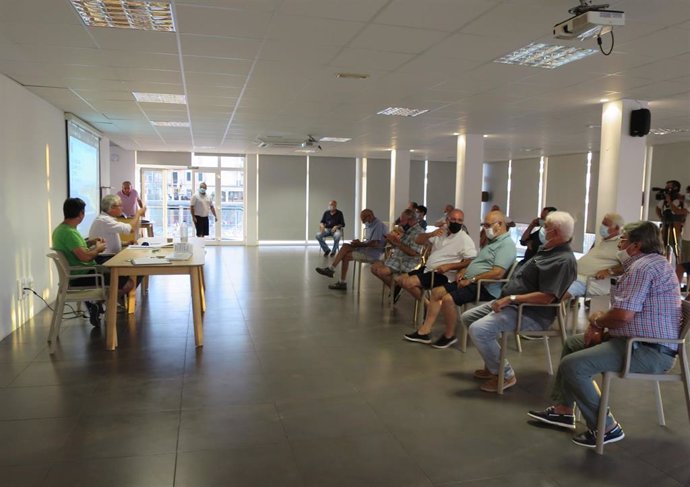 La dirección general de Pesca de Baleares ha organizado la primera jornada de pesca científica en el Club Náutico de s'Arenal