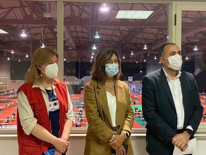 Comesaña visita el recinto de exámenes con motivo de la OPE del Sergas