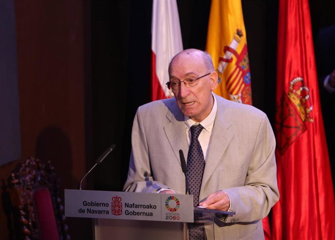 Guillermo Múgica, fundandor del Foro Gogoa, interviene en el acto institucional por el Día Internacional de la Paz