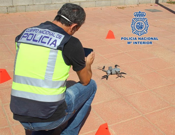 Agentes especializados en la inspección de drones