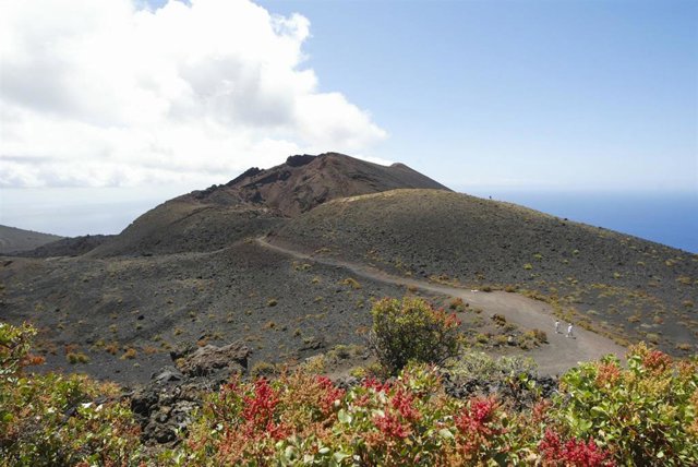 La Palma chains six earthquakes between 2 and 2.3 in just half an hour Archive - General view of one of the volcanoes of Cumbre Vieja, an area in the south of the island that could be affected by a possible volcanic eruption, on September 14, 2021, in Cumbre Vieja, La Palma, Canary Islands, (Spain) . The Government of Canari