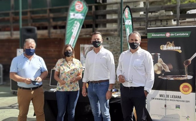 Celebración de la Feria de la Miel en Vega de Liébana