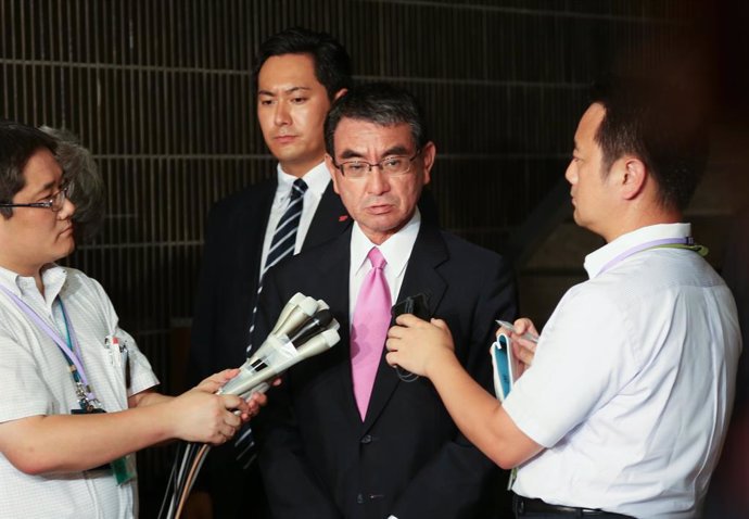 Archivo - 22 August 2019, Japan, Tokio: Japanese Foreign Minister Taro Kono, speaks to reporters after South Korea's decision on ending a military agreement with its neighbouring country on the exchange of intelligence information. The presidential offi