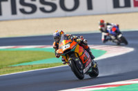 Raúl Fernández apunta al récord de Márquez en Moto2 con su sexto triunfo en Misano