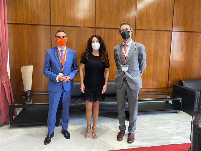 La consejera con los responsables del Banco de España