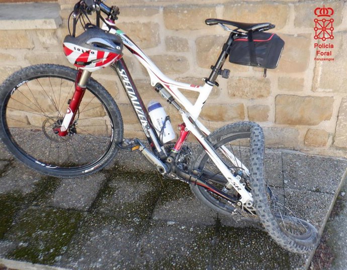 Estado de la bicileta tras el atropello a un ciclista en Barásoain
