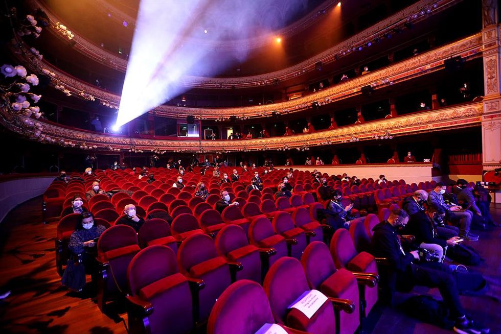 Archivo - Asistentes a la gala inaugural de la 65 edición de la Semana Internacional de Cine de Valladolid (Seminci) distribuidos en los asientos, en Valladolid, Castilla y León, (España), a 24 de octubre de 2020. Esta edición está marcada por la crisi