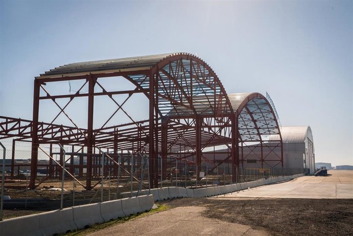 Archivo - Centro de mantenimiento de aeronaves que construye Ryanair junto al aeropuerto de Sevilla