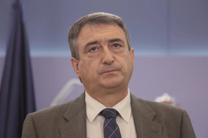 El portavoz del PNV en el Congreso de los Diputados, Aitor Esteban, ofrece una rueda de prensa, a 13 de septiembre de 2021, en Madrid (España). 