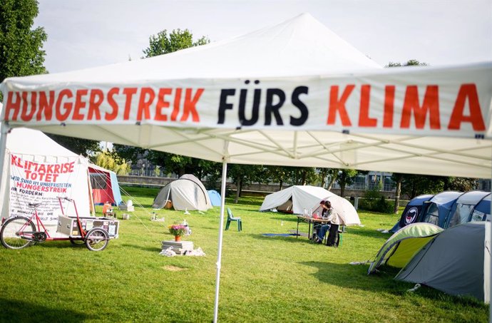 Huelga de hambre por el clima frente a la sede del Bundestag de Berlín