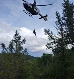 Archivo - Helicóptero de la Guardia Civil en un rescate