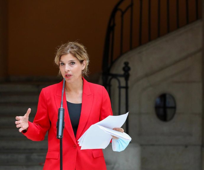 La portavoz del PSOE en la Asamblea, Hana Jalloul, ofrece declaraciones a los medios de comunicación en la sede del Gobierno regional, a 6 de septiembre de 2021, en Madrid (España). La presidenta madrileña mantiene este lunes una nueva ronda de reunione