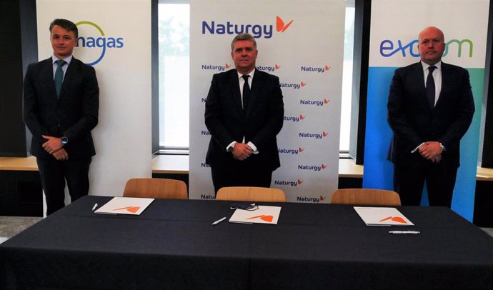 Los directivos de Naturgy, Enagás y Exolum en la firma del acuerdo