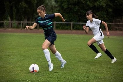 Kipsta lanza los modelos de botas para las futbolistas Viralto+ I y III