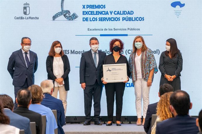 El jefe del Ejecutivo autonómico, Emiliano García-Page, preside, en el Palacio de Fuensalida, la décima edición de los Premios a la Excelencia y la Calidad en la prestación de los Servicios Públicos de Castilla-La Mancha