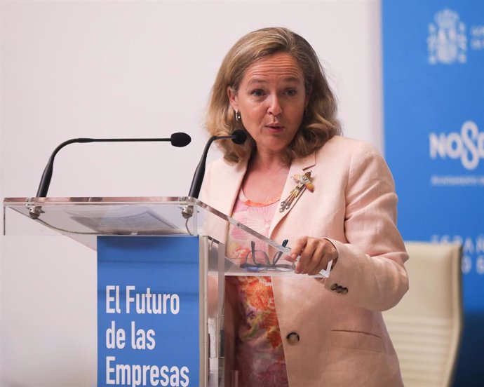 La vicepresidenta primera del Gobierno y ministra de Asuntos Económicos y Transformación Digital, Nadia Calviño,  en la inauguración el 'Diálogo sobre el Futuro de las Empresas' a 20 septiembre 2021 en Sevilla (Andalucía)
