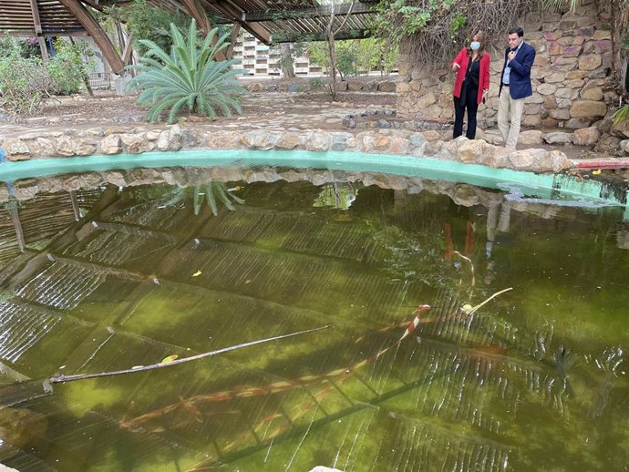 Los concejales del PP en los jardines de la Cartuja
