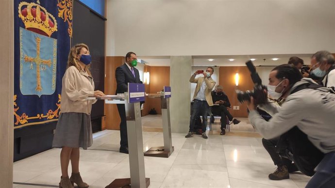 Raquel Sánchez y Adrián Barbón