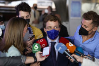 Almeida califica de "lamentable" el botellón de Ciudad Universitaria y defiende que era "muy difícil poder evitarlo"