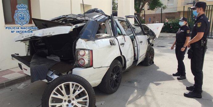 Coche accidentado tras darse a la fuga el conductor