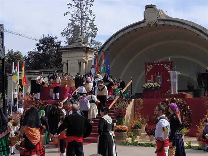 Archivo - Pisado de la Uva y ofrenda del primer mosto a la Virgen de Valvanera de 2019