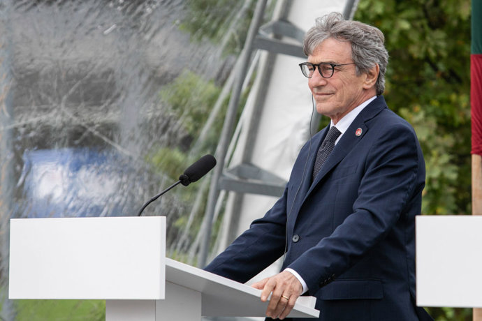 Archivo - HANDOUT - 18 August 2021, Lithuania, Medininkai: President of the European Parliament, David Sassoli, speaks during a press conference after a visit to the Lithuanian-Belarus border point Medininkai. Photo: Paulius Peleckis/EP/dpa - ATTENTION: