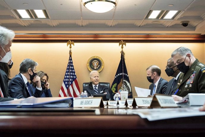 El presidente de Estados Unidos, Joe Biden, con varios altos cargos de su Administración en una reunión de emergencia sobre Afganistán.