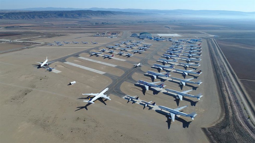 Archivo - Foto de archivo del aeropuerto de Teruel.