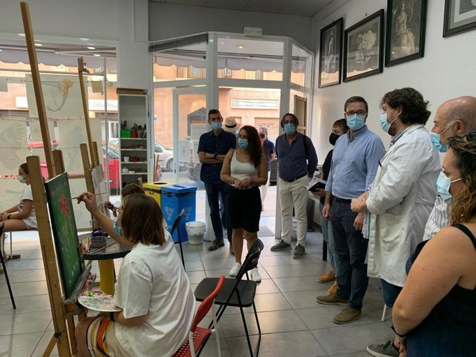 Hila y Pastor visitan Son Dameto para conocer las necesidades y posibles mejoras de la barriada.