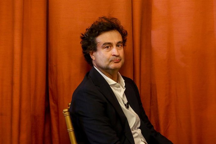 Archivo - La ministra de Asuntos Exteriores, Unión Europea y Cooperación, Arancha González Laya, asiste a la presentación de la Guía Diplomática Gastronómica en el Casino de Madrid, a 30 de junio de 2021, en Madrid (España), junto a cocineros de prestig