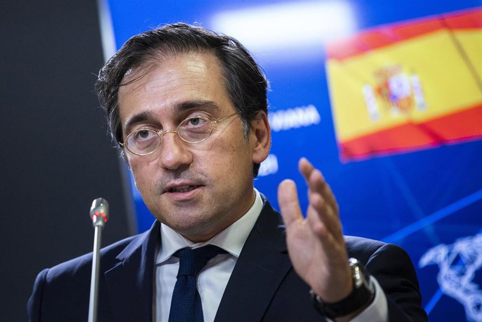 El Ministro de Asuntos Exteriores, Unión Europea y Cooperación, José Manuel Albares, en rueda de prensa, después de recibir al Ministro de Asuntos Exteriores de Eslovenia, Ane Logar, a 30 de agosto de 2021, en el Palacio de Viana, Madrid, (España). 
