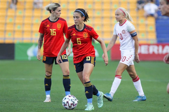 Archivo - Aitana Bonmati Conca of Spain in action during the women international friendly match played between Spain and Denmark at Santo Domingo stadium on Jun 15, 2021 in Alcorcon, Madrid, Spain.