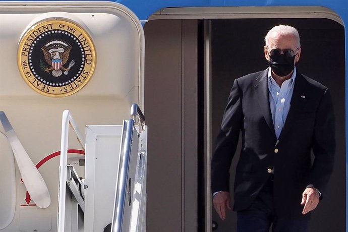 07 September 2021, US, New York: USPresident Joe Biden disembarks from Air Force One at John F. Kennedy (JFK) airport. Biden is visiting parts of New York City and New Jersey that suffered damage when remnants of Hurricane Ida hit the region with flash