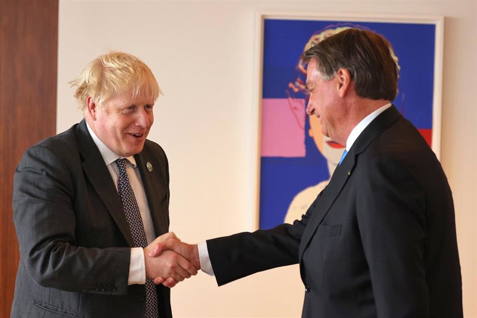 El primer ministro de Reino Unido, Boris Johnson, junto con el presidente de Brasil, Jair Bolsonaro, durante un encuentro en Nueva York