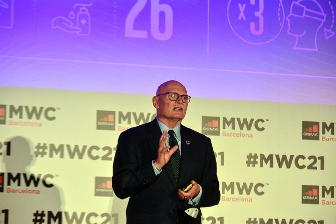 Archivo - El director general de la GSMA Limited, John Hoffman, interviene durante una rueda de prensa sobre las novedades del Mobile World Congress (MWC) 2021, a 20 de mayo de 2021, en Barcelona, Catalunya (España)