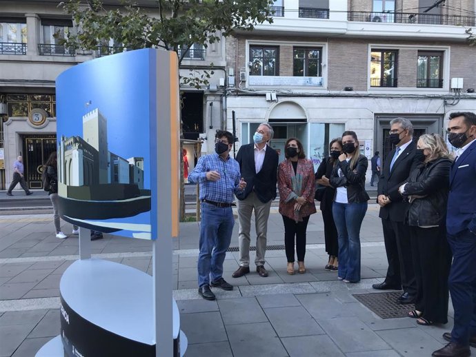 Presentación de la exposición "Con los ojos de la ciencia" en la Gran Vía de Zaragoza