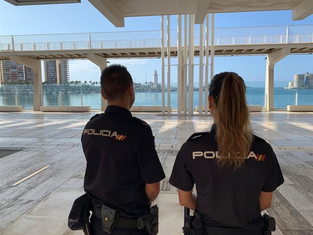 Archivo - Policías nacionales en Málaga capital
