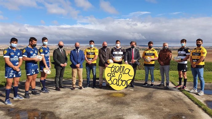 Carnero durante la presentación del acuerdo entre Tierra de Sabor y los equipos de Rugby de Castilla y León.