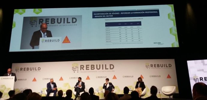 Mariano Sanz, secretario general de la CNC, durante su ponencia en Rebuild