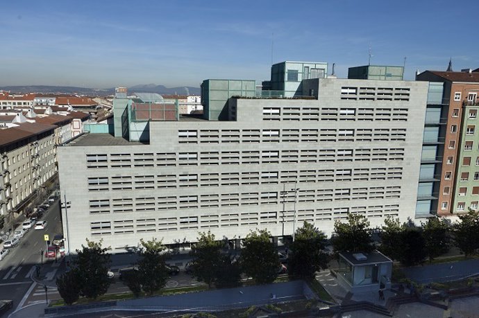 Archivo -  Edificio de la Hacienda Foral de Álava.