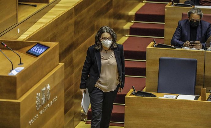 Archivo - La vicepresidenta del Consell, Mónica Oltra, comparece en Corts